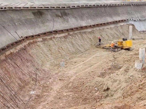 乌审基坑边坡加固